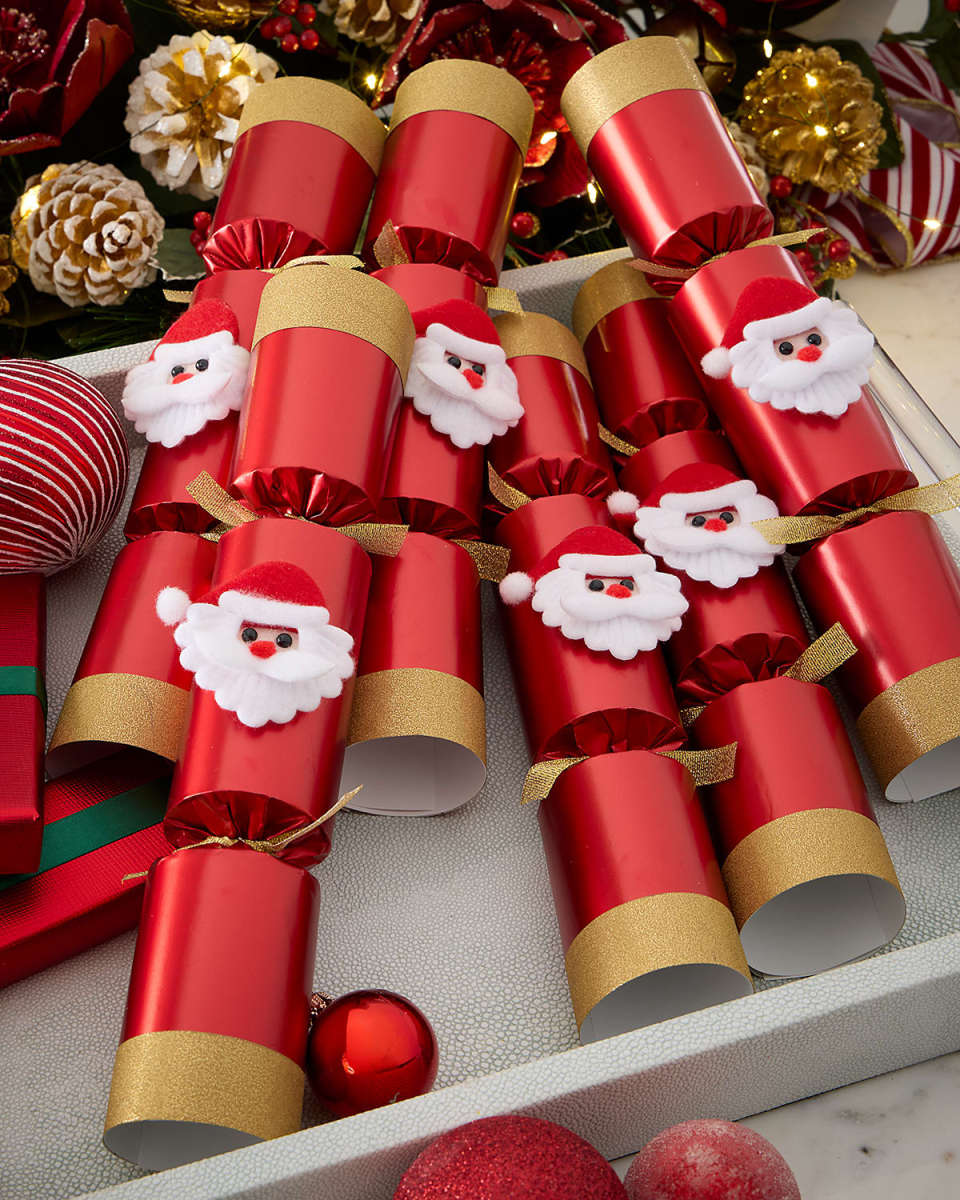 Jolly Santa Christmas Crackers, Set of 6